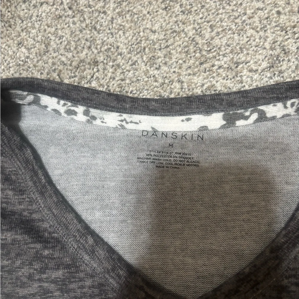 2 sets‎ of pajamas